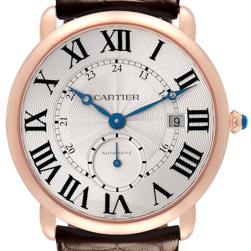 The Cartier Ronde W6801005 Men's Rose Gold Silver Dial W6801005 Men's Rose Gold Silver Dial watch is shown from a front angle, highlighting the dial, Roman numerals, hands, date window, and crown.